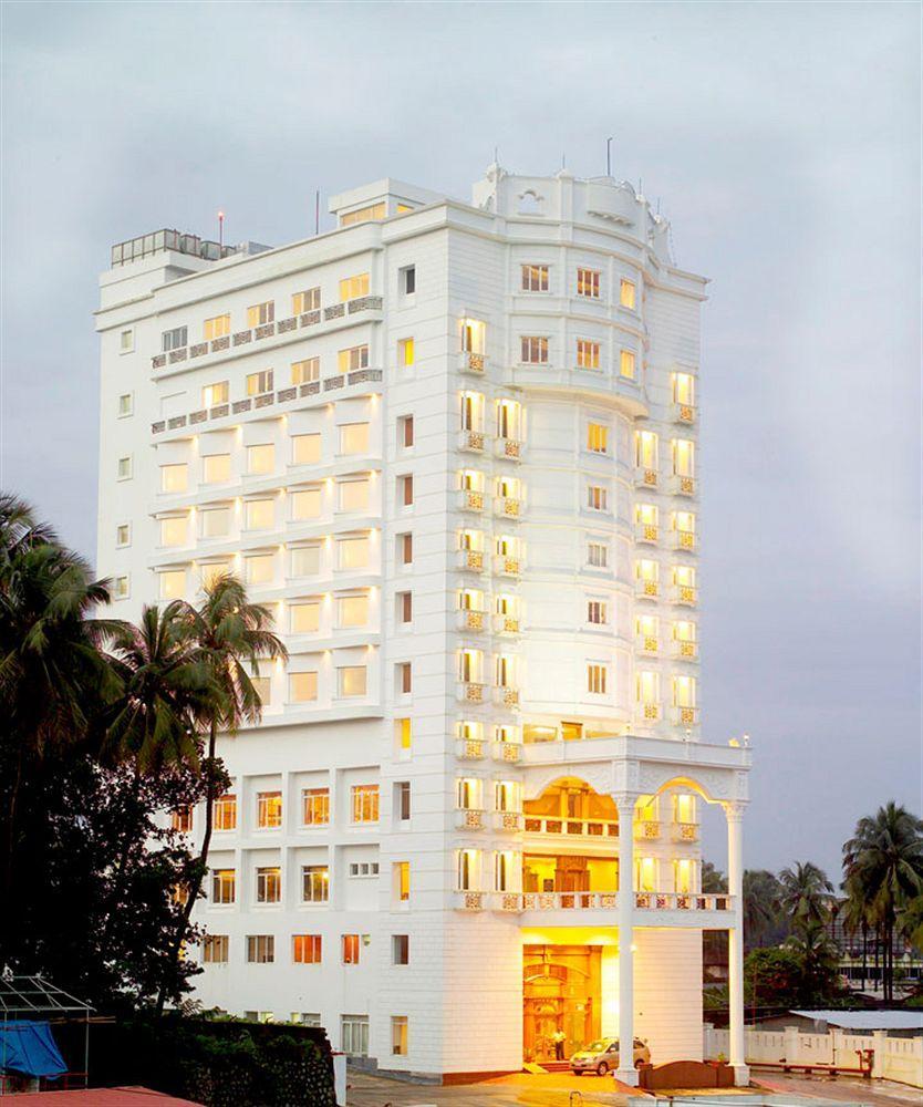 Joys Palace Hotel Thrissur Buitenkant foto