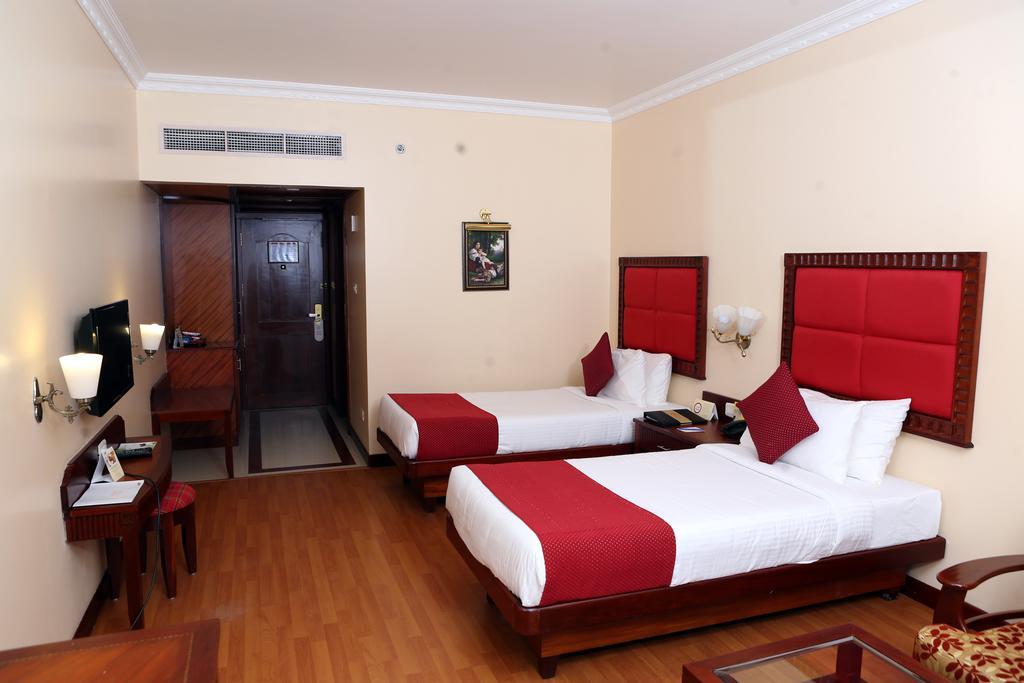 Joys Palace Hotel Thrissur Buitenkant foto