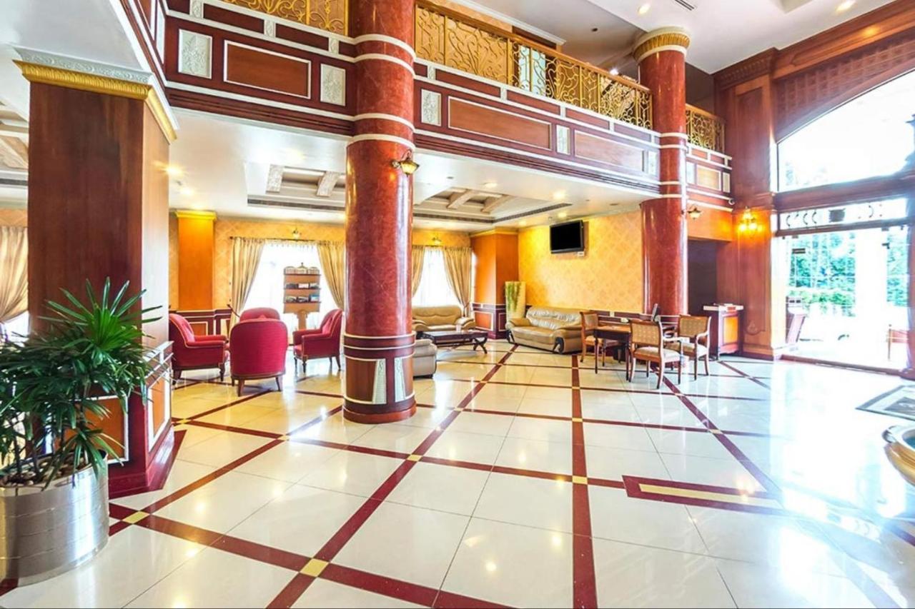 Joys Palace Hotel Thrissur Buitenkant foto